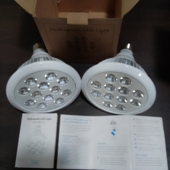 Hydroponic LED Grow Lights - Picture 1 of 2